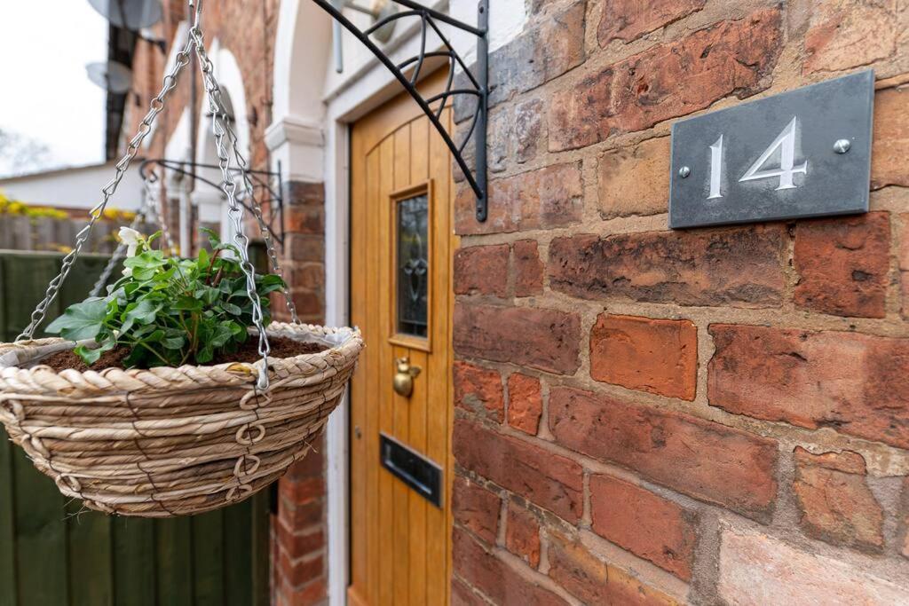 Вилла Besford Square, Shrewsbury Town Экстерьер фото